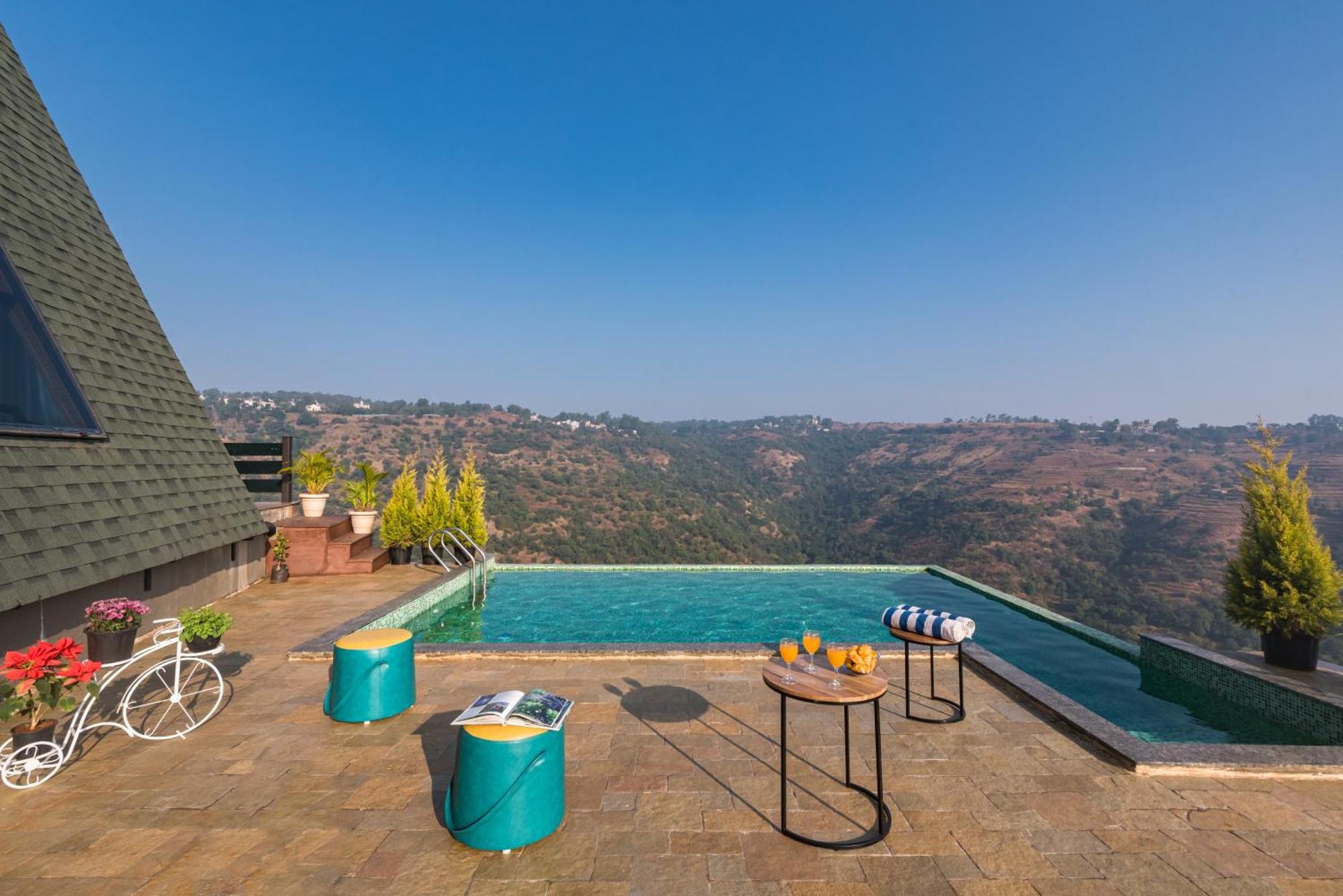Saffronstays A Vantage, Panchgani - A Pyramid Shaped Unique Luxury Villa With Infinity Valley Views エクステリア 写真